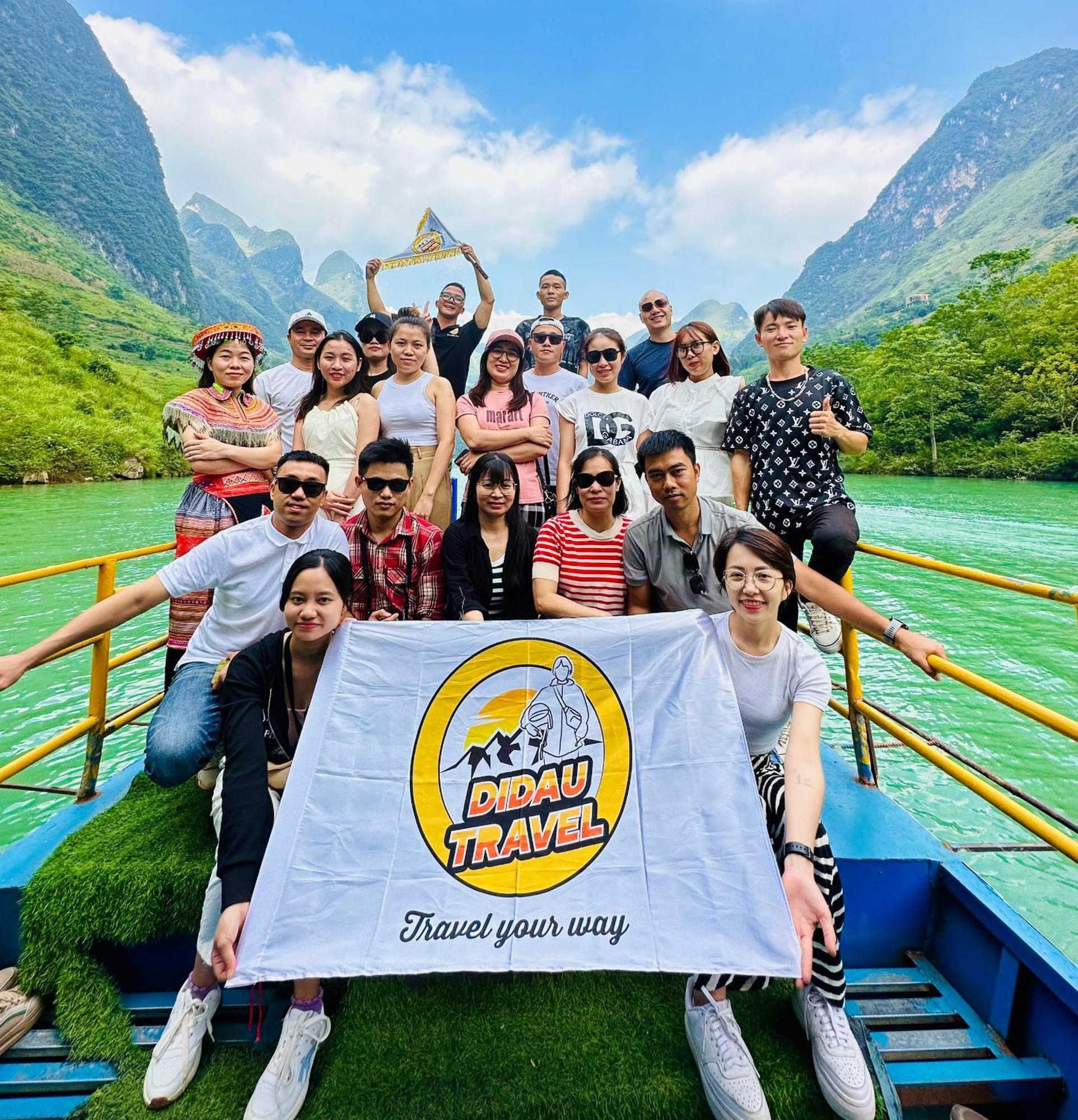 Aparthotel Tl Adventure Tour & Motorbike Ha Giang Exterior foto